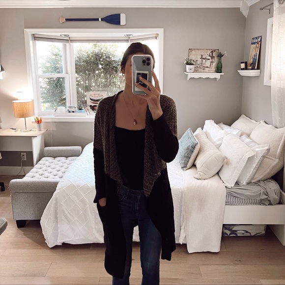 Sweater - Picture 8 of 8